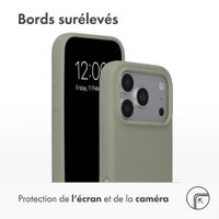 Accezz Coque Liquid Silicone avec MagSafe Apple iPhone 18 Pro / 17 Pro - Cooper Green