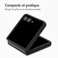 Accezz Coque Liquid Silicone avec MagSafe Samsung Galaxy Z Flip 8 - Noir