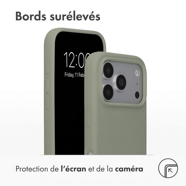 Accezz Coque Liquid Silicone avec MagSafe Apple iPhone 18 Pro / 17 Pro - Cooper Green