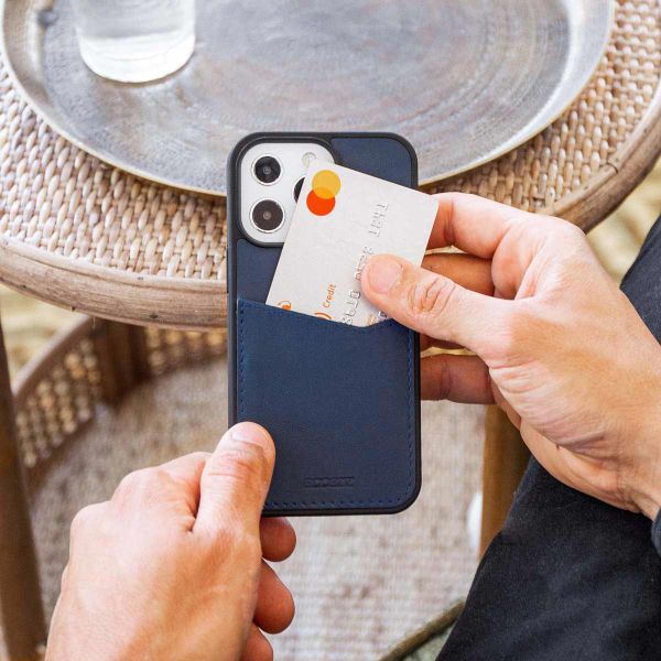 Accezz Coque en cuir de qualité supérieure avec fentes pour cartes Apple iPhone 14 Plus - Bleu foncé