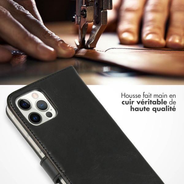 Selencia Étui portefeuille en cuir véritable Apple iPhone 12 (Pro) - Noir