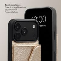 Selencia Coque de télephone Sera avec cordon et porte-cartes enveloppe Apple iPhone 18 Pro / 17 Pro - Champagne