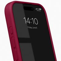 iDeal of Sweden Coque Silicone Apple iPhone 16 Plus - Cranberry