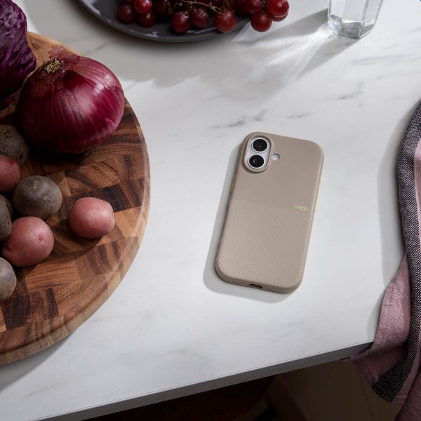 Beats Coque robuste avec MagSafe et contrôle de caméra Apple iPhone 17 - Alpine Gray