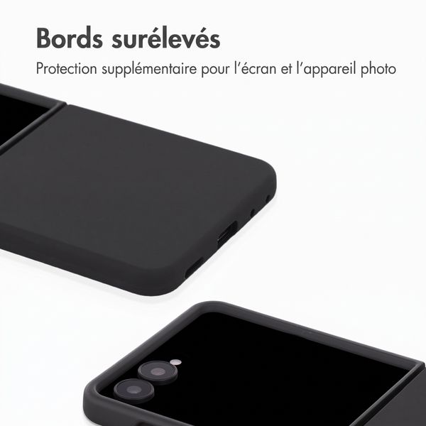 Accezz Coque Liquid Silicone avec MagSafe Samsung Galaxy Z Flip 8 - Noir