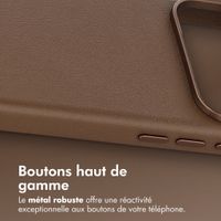 Accezz Coque arrière en cuir avec MagSafe Apple iPhone 18 Pro Max / 17 Pro Max - Marron café