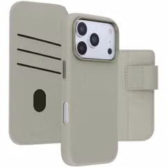 Accezz Étui de télephone portefeuille en cuir 2-en-1 avec MagSafe Apple iPhone 18 Pro Max / 17 Pro Max - Light Grey
