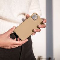 imoshion Coque arrière Color avec cordon amovible et MagSafe Apple iPhone 16 - Nude