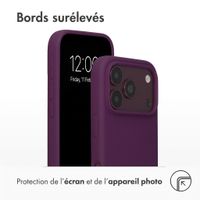 Accezz Coque Liquid Silicone avec MagSafe Apple iPhone 18 Pro / 17 Pro - Dark Cherry