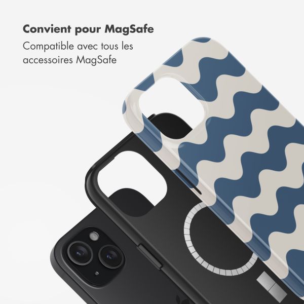 Selencia Coque arrière Vivid avec MagSafe Apple iPhone 15 - Wave Vibes Classic Blue