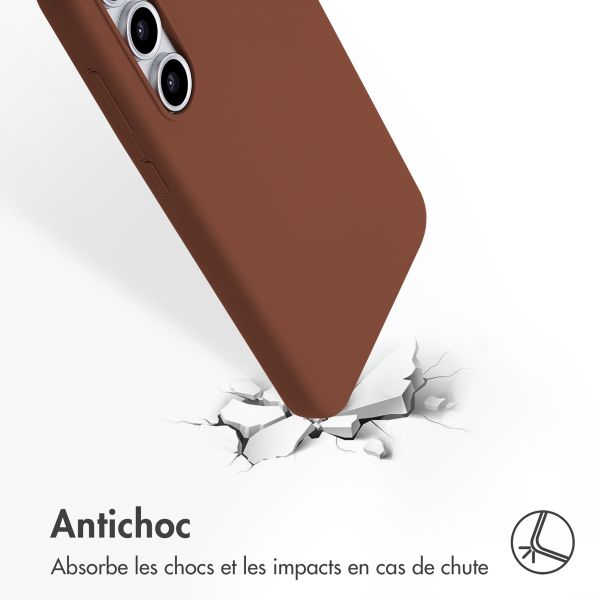 Accezz Coque Liquid Silicone avec MagSafe Samsung Galaxy S24 FE - New Tea Brown