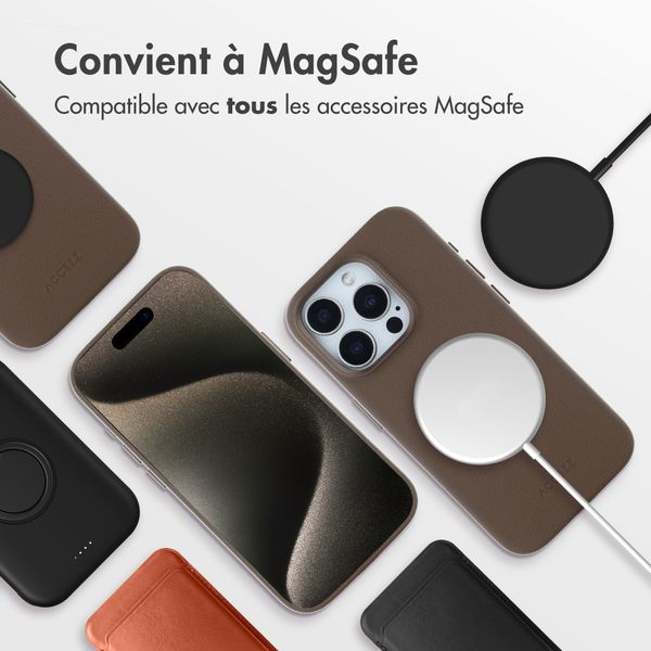 Accezz Coque arrière en cuir avec MagSafe Apple iPhone 15 Pro - Marron café