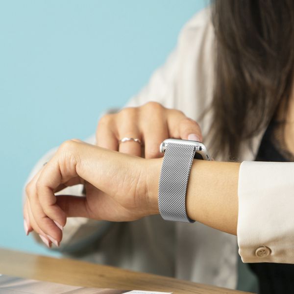 imoshion Bracelet magnétique milanais Fitbit Versa 4/ 3 / Sense (2) - Argent