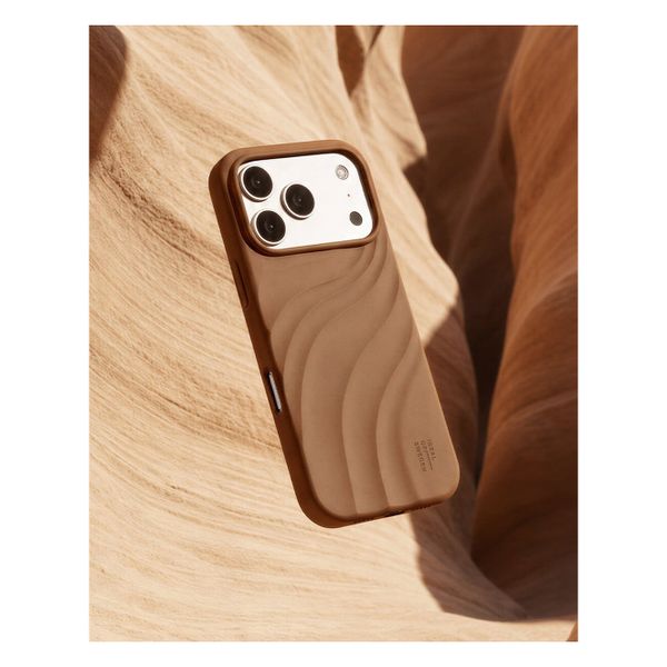 iDeal of Sweden Coque Soft Swirl Silicone MagSafe Apple iPhone 17e / 16e / 15 / 14 / 13 - Salted Caramel