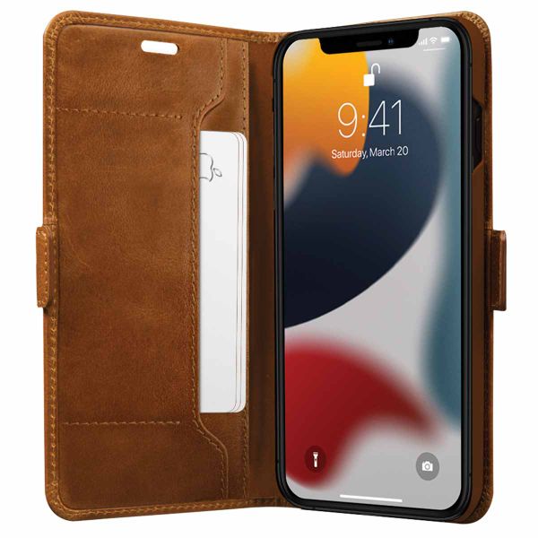 dbramante1928 Étui de télephone portefeuille Copenhagen Apple iPhone 13 - Marron