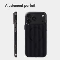 Accezz Coque arrière Lite avec MagSafe | Fluted | Apple iPhone 18 Pro Max / 17 Pro Max - Noir