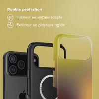 Selencia Coque arrière Vivid avec MagSafe Apple iPhone 18 Pro / 17 Pro - Gradient Olive Dust