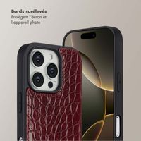 Selencia Coque de télephone Nova Croco avec cordon et porte-cartes Apple iPhone 16 Pro - Burgundy