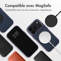 Accezz Coque arrière en cuir avec MagSafe Apple iPhone 18 Pro / 17 Pro - Nightfall Blue