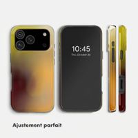Selencia Coque arrière Vivid Apple iPhone 18 Pro Max / 17 Pro Max - Gradient Olive Dust
