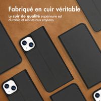 Accezz Étui de télephone Slim Folio en cuir de qualité supérieure Apple iPhone 13 - Noir