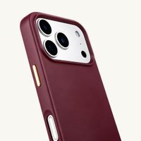 Selencia Coque arrière Rivièra avec MagSafe avec crochets amovibles Apple iPhone 18 Pro / 17 Pro - Bold Burgundy