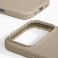 iDeal of Sweden Coque en silicone avec MagSafe Apple iPhone 18 Pro / 17 Pro - Perfect Beige