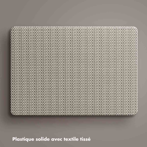 Selencia Coque tissée Apple MacBook Pro 16 pouces (2021 / 2023 M3 / 2024 M4 / 2026 M5) - Taupe