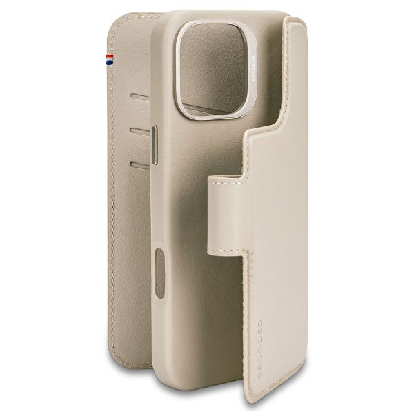 Decoded Portefeuille détachable 2 en 1 en cuir MagSafe Apple iPhone 16 Pro Max - Clay