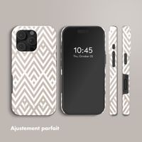 Selencia Coque arrière Vivid avec MagSafe Apple iPhone 16 Pro Max - Beige Zigzag