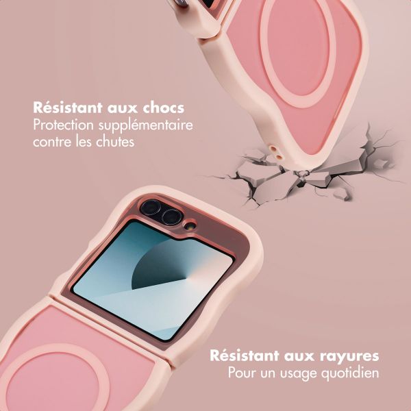 Selencia Coque arrière Wavy avec MagSafe Samsung Galaxy Z Flip 6 / Flip 7 FE - Soft Pink