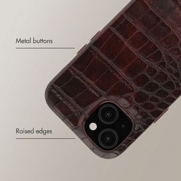 Selencia Coque arrière Croco avec MagSafe Apple iPhone 15 - Choco Brown
