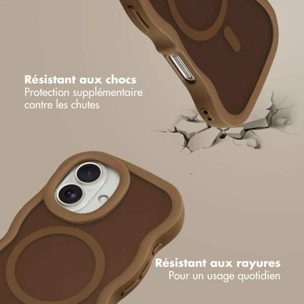 Selencia Coque arrière Wavy avec MagSafe Apple iPhone 16 - Mocha Brown