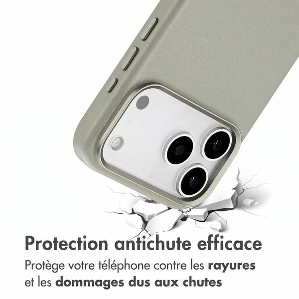 Accezz Coque arrière en cuir avec MagSafe Apple iPhone 18 Pro / 17 Pro - Light Grey