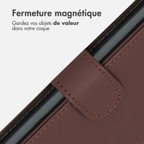 Accezz Étui de télephone Wallet Apple iPhone 13 Pro - Marron