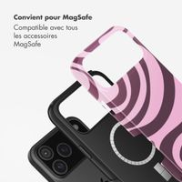 Selencia Coque arrière Vivid avec MagSafe Apple iPhone 17 Pro - Wavy Swirl Pink Plum