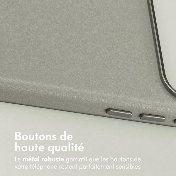 Accezz Coque arrière en cuir avec MagSafe Apple iPhone 18 Pro Max / 17 Pro Max - Light Grey
