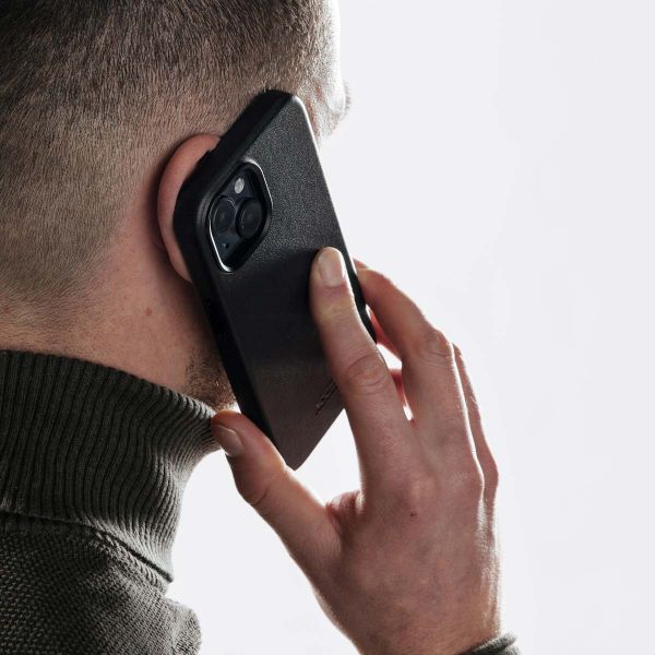 Accezz Coque arrière en cuir avec MagSafe Apple iPhone 14 Pro Max - Onyx Black