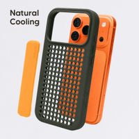 Callbuddy Coque avec strap Apple iPhone 17 Pro - Camo Orange