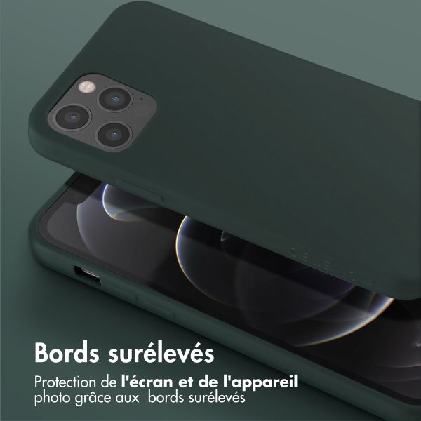 Selencia Coque silicone avec cordon amovible Apple iPhone 12 (Pro) - Vert foncé