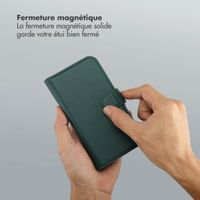 Selencia Étui portefeuille amovible Olyn avec MagSafe Apple iPhone 15 - Vert