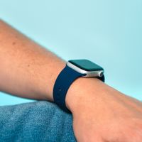 imoshion Bracelet sport en silicone Apple Watch | 44/45/46/49 mm - Bleu foncé