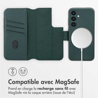 Accezz Étui de télephone portefeuille en cuir 2-en-1 avec MagSafe Samsung Galaxy S24 - Cedar Green