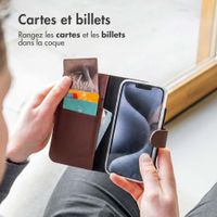 Accezz Étui de télephone Wallet Apple iPhone 13 Pro - Marron