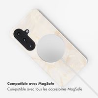 Selencia Coque arrière Vivid avec MagSafe Samsung Galaxy S26 - Golden Beige Marble