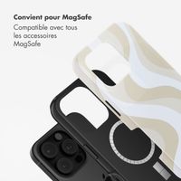 Selencia Coque arrière Vivid avec MagSafe Apple iPhone 16 Pro - Desert Waves Beige