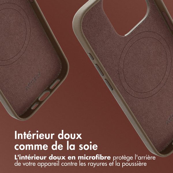Accezz Coque arrière en cuir avec MagSafe Apple iPhone 15 Pro - Marron café