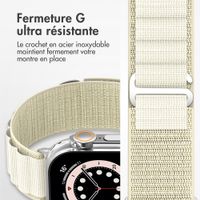 Accezz Bracelet en nylon Alpine Apple Watch | 44/45/46/49 mm - Lumière stellaire