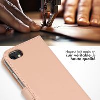 Selencia Étui portefeuille en cuir véritable Apple iPhone SE (2022 / 2020) / 8 / 7 / 6(s) - Dusty Pink