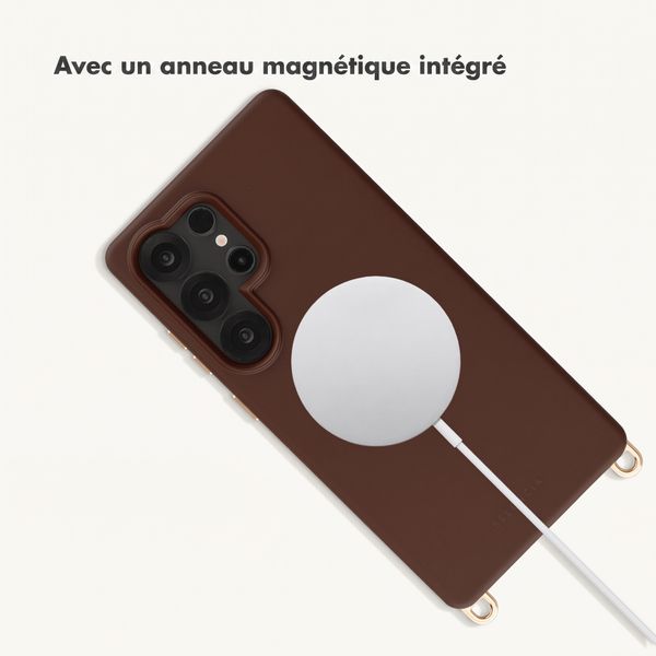 Selencia Coque arrière Rivièra avec MagSafe avec crochets amovibles Samsung Galaxy S25 Ultra - Choco Brown